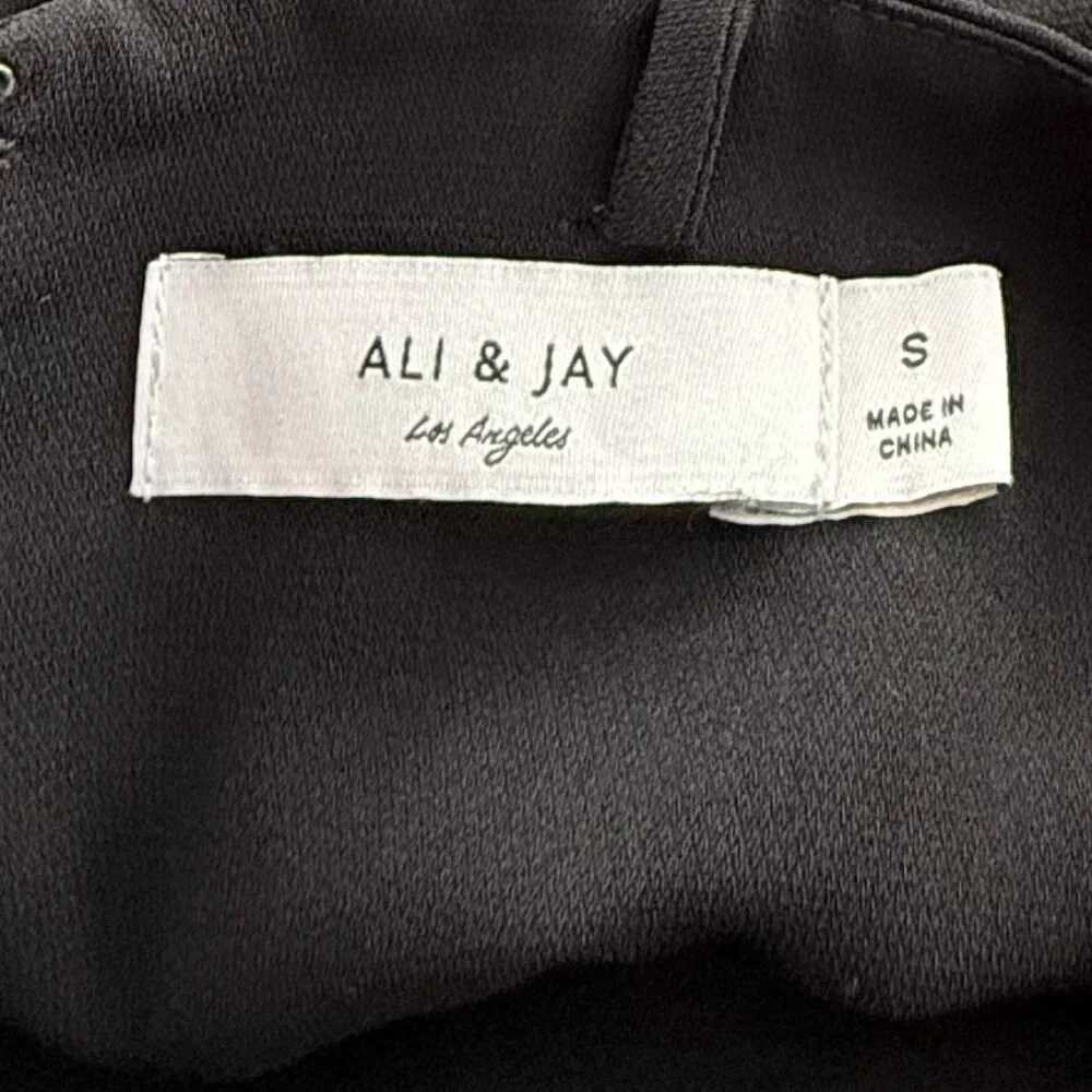 Ali & Jay‎ Strappy Romper Shorts Black Relaxed fit Small Zipper Closure Lined